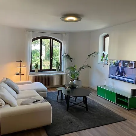 Verwunsches Haus Mit Parkplatz In Bester Lage 度假居