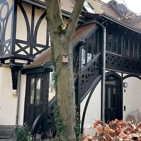 Verwunsches Haus Mit Parkplatz In Bester Lage * Markkleeberg